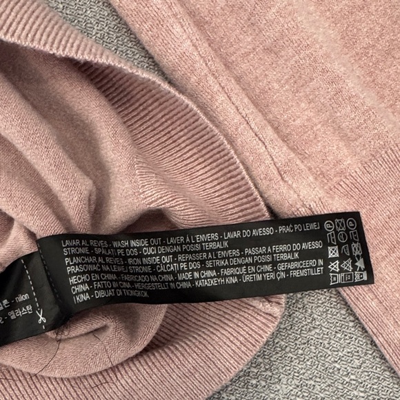 Light Pink Pearl-Sleeve Turtleneck Sweater | Elegant & Cozy - Medium - Picture 6 of 10